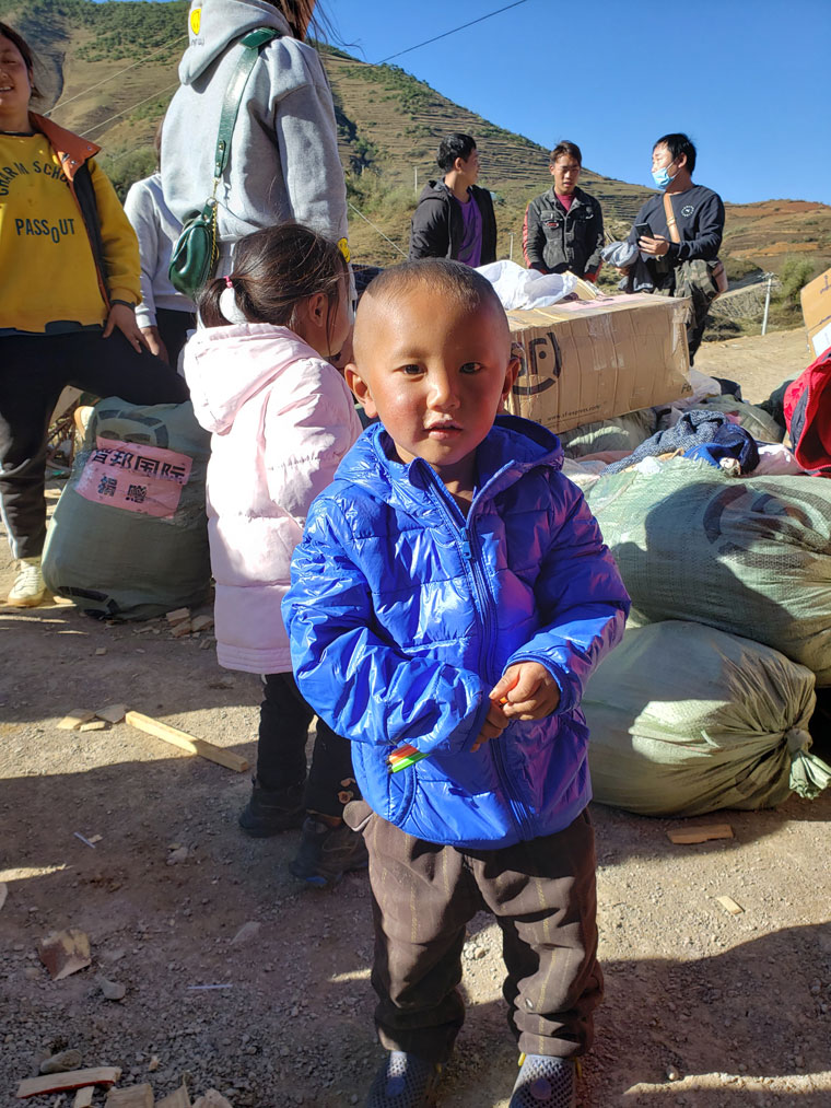 以爱之光，点亮未来！“智邦国际情系大凉山，捐衣赠物送暖阳”成功举办