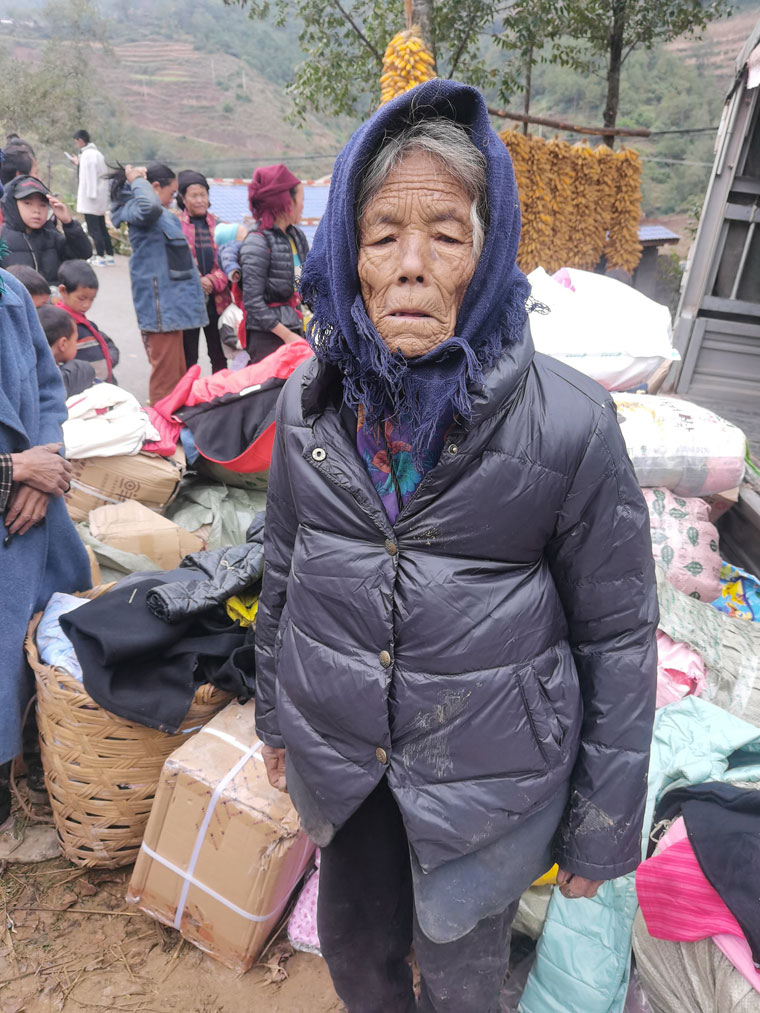 以爱之光，点亮未来！“智邦国际情系大凉山，捐衣赠物送暖阳”成功举办