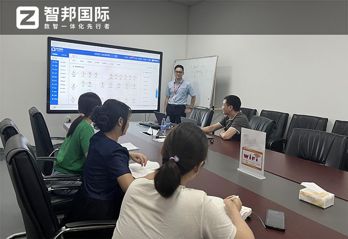 中汇腾达智能电子签约智邦国际,四维一体化管理重塑竞争力 广州中汇腾达智能电子科技有限公司签约智邦国际,希望通过智邦一体化ERP天时系列的使用,始终基于一套软件实现企业各业务、各阶段、各场景管理,打通企业内外、横向、纵向、底层数据,实时智能管理和不断优化每个环节,持续提升企业核心竞争力。 中汇腾达智能电子智邦一体化ERP天时系列实施现场 广州中汇腾达智能电子科技有限公司(简称“中汇腾达智能电子”)成立于2007年,注册地位于广州市天河区天园街瑞华路1号4栋302室(部位:之一),经营范围包括商品批发贸易(许可审批类商品除外);电子产品设计服务;电子、通信与自动控制技术研究、开发;电力电子元器件制造;电器辅件、配电或控制设备的零件制造;电线、电缆制造;电子元器件批发;电子产品批发;房屋租赁;场地租赁(不含仓储)等。 中汇腾达智能电子管理需求: 产品迭代快、物料数量大、设计变更快、物料分析难等,是电子企业管理的难点和痛点,公司用着多套软件,且缺乏专业的生产管理功能,导致协作效率低、出错多、成本高等,成为降本增效的瓶颈。企业决定上一套数智化管理系统,全方位打通产供销、供应链数据,让沟通协作更高效。在经过管理层深思熟虑,多维度对比筛选之后,决定与智邦国际展开合作洽谈。 中汇腾达智能电子智邦一体化ERP天时系列实施现场 智邦一体化ERP天时系列应用价值: 针对中汇腾达智能电子的需求,智邦国际工程师为企业推荐演示了智邦一体化ERP天时系列。企业管理层认为系统功能可以满足企业管理所需,在经过内部讨论后,决定与智邦国际达成合作。智邦一体化ERP天时系列包含生产、销售、库存、财务、人资及办公等功能模块,各模块智能互联,产品物料批量导入,一键物料分析,一键生产排产等,一套软件解决企业一体化和高质量发展难题。 智邦一体化ERP天时系列,提供一站式生产工作台,一个界面集中呈现生产快捷操作入口、生产预警提醒通知、本日待办/已办事项、本人设备/人员分析、派工进度完成指数、进度/物料/次品率/成本分析等核心信息,实现一键查看、操作、处理、跟进、分析、决策等,打破生产黑箱和信息壁垒,全面提升客户响应和订单交付能力。其中,设备状况、人员状况、临近交货、生产超期等预警信息,以图形化、多颜色方式醒目区分,并可一键修改临近交货天数,或一键直达产线、设备、人员一览表等,生产过程实时掌控,生产进度了如指掌,全面助力生产交付。 智邦一体化ERP天时系列生产工作台(局部图) 智邦一体化ERP天时系列,可以根据实际需求,按需启用营销、客户、项目、销售、合同、采购、仓库、生产、财务、售后、人资、办公等各个模块,并可自定义设置每个模块的字段、功能、流程、参数、权限、打印模板等,一套软件配齐必备功能和个性功能,打破信息孤岛,全员降本增效。同时,支持一键全自动协同,一键点击合同打印,自动套用选择的销售、产品、代理等合同模板,自动抓取客户信息、产品信息、财务信息等,轻松完成标准化打印,其他报价、采购、入库、出库、发货、生产等环节全都如此,无需任何繁琐人工介入和传达,助力企业智能制造。 智邦一体化ERP天时系列自由选择合同打印模板(局部图) 随着智能技术飞速发展和迭代,用新一代智能思维和技术,升级企业管理体系,已是时代和企业发展的必然。相信通过引进智邦一体化ERP天时系列,中汇腾达智能电子能够一站式升级全企业管理模式,用数智一体化管理全面重塑竞争力和发展力。 中汇腾达智能电子签约智邦国际,四维一体化管理重塑竞争力 广州中汇腾达智能电子科技有限公司签约智邦国际,希望通过智邦一体化ERP天时系列的使用,始终基于一套软件实现企业各业务、各阶段、各场景管理,打通企业内外、横向、纵向、底层数据,实时智能管理和不断优化每个环节,持续提升企业核心竞争力。 中汇腾达智能电子智邦一体化ERP天时系列实施现场 广州中汇腾达智能电子科技有限公司(简称“中汇腾达智能电子”)成立于2007年,注册地位于广州市天河区天园街瑞华路1号4栋302室(部位:之一),经营范围包括商品批发贸易(许可审批类商品除外);电子产品设计服务;电子、通信与自动控制技术研究、开发;电力电子元器件制造;电器辅件、配电或控制设备的零件制造;电线、电缆制造;电子元器件批发;电子产品批发;房屋租赁;场地租赁(不含仓储)等。 中汇腾达智能电子管理需求: 产品迭代快、物料数量大、设计变更快、物料分析难等,是电子企业管理的难点和痛点,公司用着多套软件,且缺乏专业的生产管理功能,导致协作效率低、出错多、成本高等,成为降本增效的瓶颈。企业决定上一套数智化管理系统,全方位打通产供销、供应链数据,让沟通协作更高效。在经过管理层深思熟虑,多维度对比筛选之后,决定与智邦国际展开合作洽谈。 中汇腾达智能电子智邦一体化ERP天时系列实施现场 智邦一体化ERP天时系列应用价值: 针对中汇腾达智能电子的需求,智邦国际工程师为企业推荐演示了智邦一体化ERP天时系列。企业管理层认为系统功能可以满足企业管理所需,在经过内部讨论后,决定与智邦国际达成合作。智邦一体化ERP天时系列包含生产、销售、库存、财务、人资及办公等功能模块,各模块智能互联,产品物料批量导入,一键物料分析,一键生产排产等,一套软件解决企业一体化和高质量发展难题。 智邦一体化ERP天时系列,提供一站式生产工作台,一个界面集中呈现生产快捷操作入口、生产预警提醒通知、本日待办/已办事项、本人设备/人员分析、派工进度完成指数、进度/物料/次品率/成本分析等核心信息,实现一键查看、操作、处理、跟进、分析、决策等,打破生产黑箱和信息壁垒,全面提升客户响应和订单交付能力。其中,设备状况、人员状况、临近交货、生产超期等预警信息,以图形化、多颜色方式醒目区分,并可一键修改临近交货天数,或一键直达产线、设备、人员一览表等,生产过程实时掌控,生产进度了如指掌,全面助力生产交付。 智邦一体化ERP天时系列生产工作台(局部图) 智邦一体化ERP天时系列,可以根据实际需求,按需启用营销、客户、项目、销售、合同、采购、仓库、生产、财务、售后、人资、办公等各个模块,并可自定义设置每个模块的字段、功能、流程、参数、权限、打印模板等,一套软件配齐必备功能和个性功能,打破信息孤岛,全员降本增效。同时,支持一键全自动协同,一键点击合同打印,自动套用选择的销售、产品、代理等合同模板,自动抓取客户信息、产品信息、财务信息等,轻松完成标准化打印,其他报价、采购、入库、出库、发货、生产等环节全都如此,无需任何繁琐人工介入和传达,助力企业智能制造。 智邦一体化ERP天时系列自由选择合同打印模板(局部图) 随着智能技术飞速发展和迭代,用新一代智能思维和技术,升级企业管理体系,已是时代和企业发展的必然。相信通过引进智邦一体化ERP天时系列,中汇腾达智能电子能够一站式升级全企业管理模式,用数智一体化管理全面重塑竞争力和发展力。