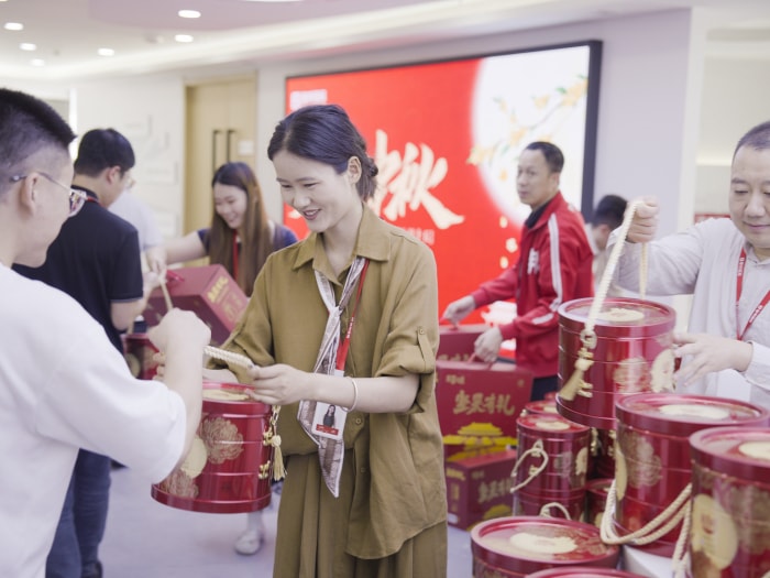 月华满庭,家圆福至!智邦国际祝您中秋节快乐! 月华满庭,家圆福至!智邦国际祝您中秋节快乐!