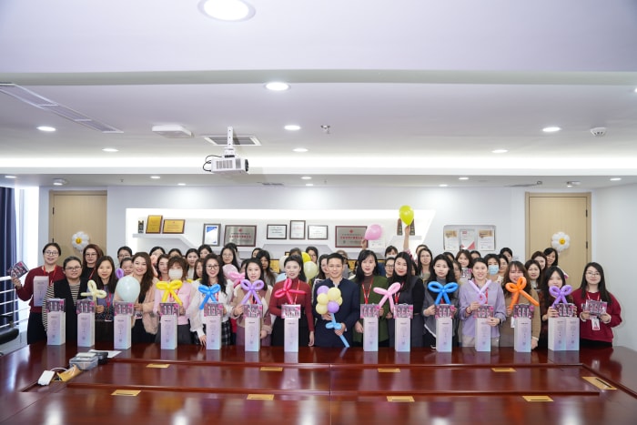 春风有信,花开有期,女神节快乐! 春风有信,花开有期,女神节快乐!